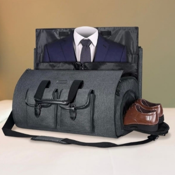 2 in 1 Convertible Garment Duffle Bag, New - Picture 1 of 3